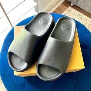 Adidas Yeezy Slides Onyx (“Black”) HQ6448